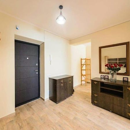 1 Room 65M2 Center Of Obolon Near River Side. เคียฟ ภายนอก รูปภาพ